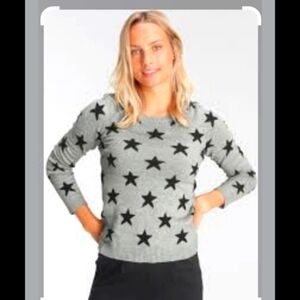 Torrid Gray Woman's Sweater W/Stars ‎ 3XL
